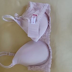 Womens pink No Boundries bra size 40DD